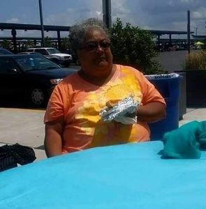 Meet your Posher, Tee